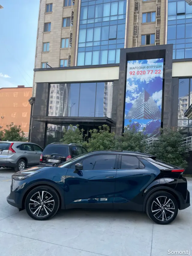 Toyota C-HR 2024 · 2.0 AT