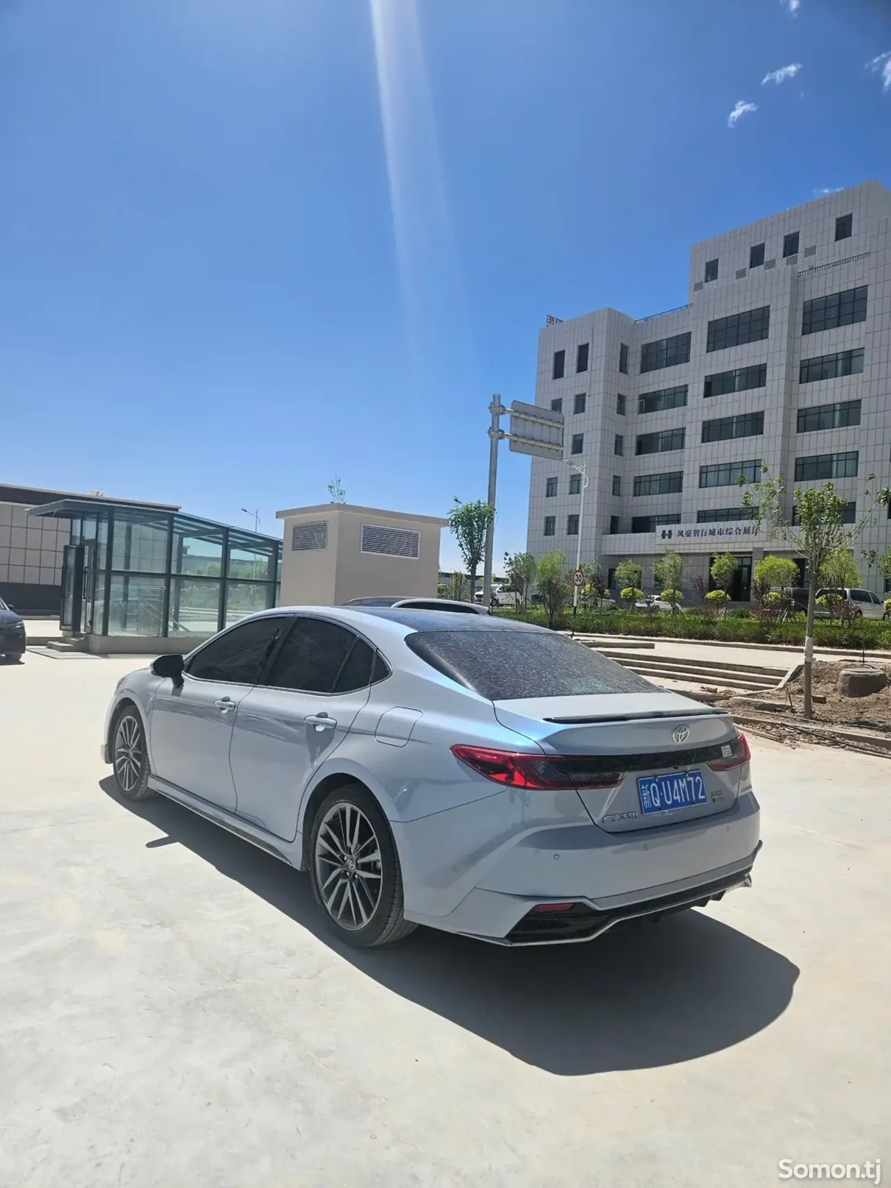 Toyota Camry 2025 · 2.0 AT