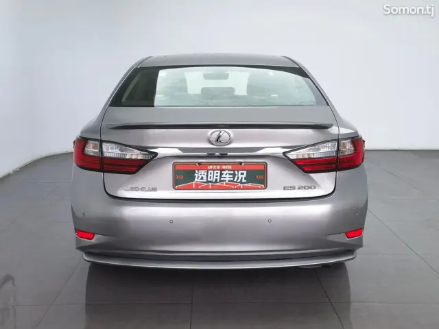 Lexus ES series 2016 · AT