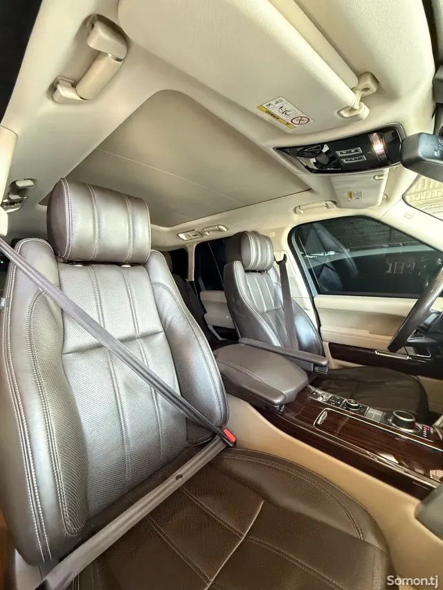 Land Rover Vogue 2015 · 4.4 AT