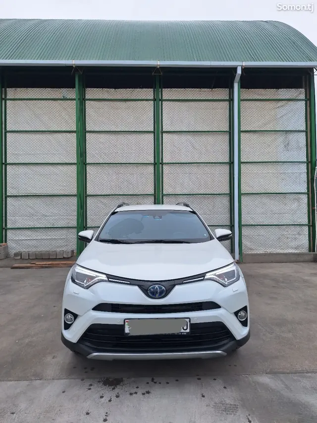 Toyota RAV 4 2018 · 2.5 AT