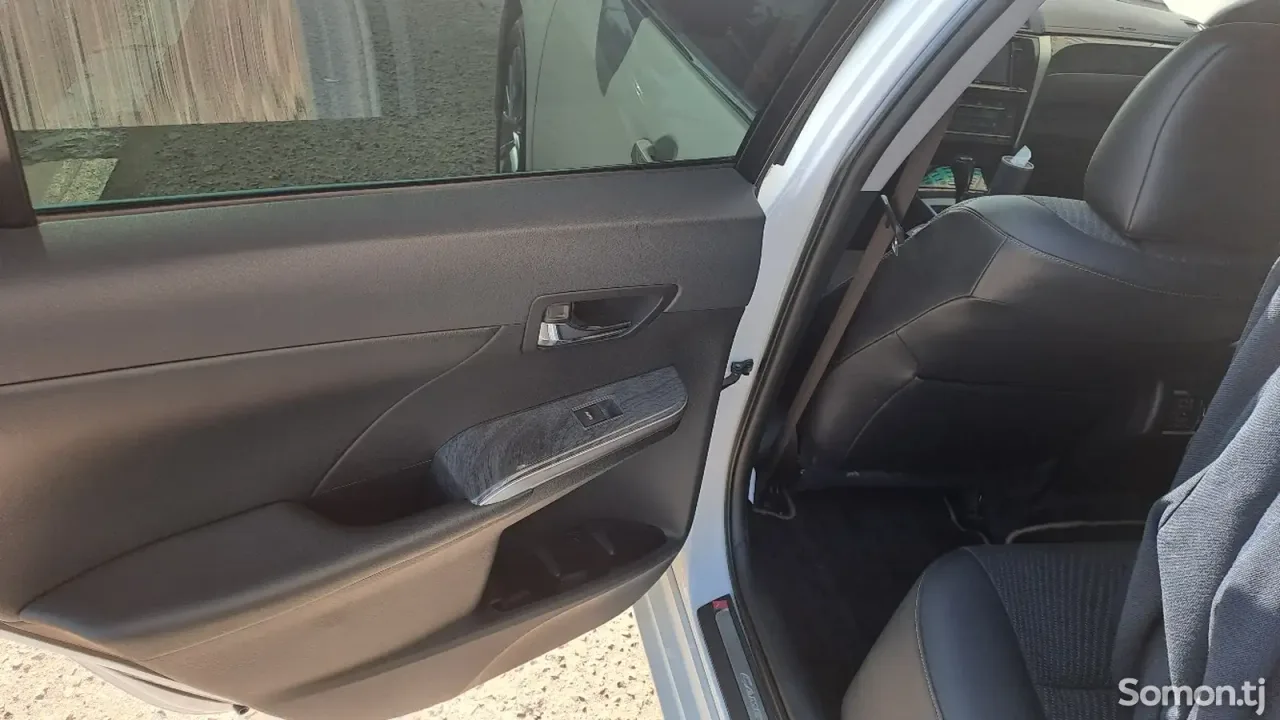 Toyota Camry 2016 · 2.5 AT