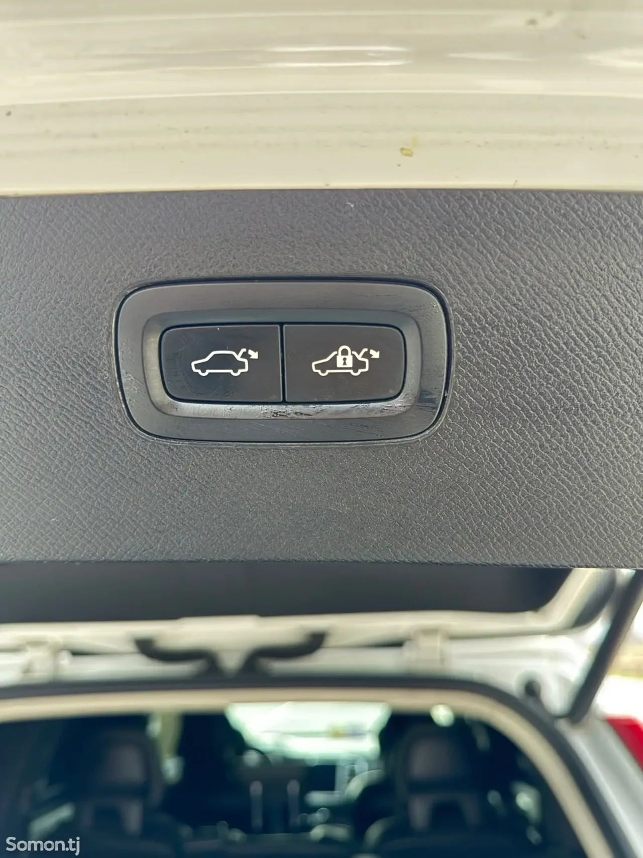 Volvo XC90 2019 · 2.2 AT