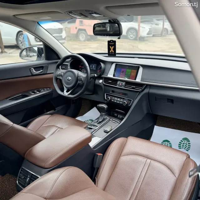 Kia K5 2016 · 1.7 AT