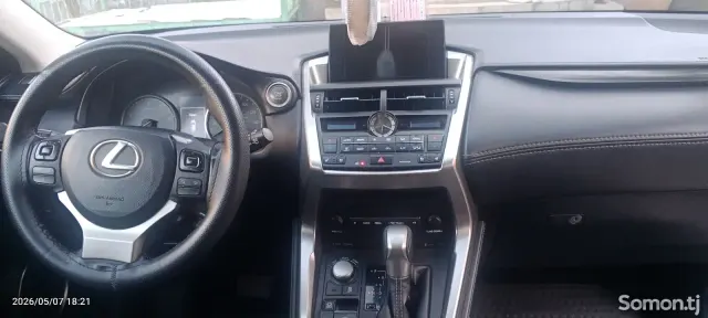 Lexus NX series 2015 · 2.0 AT