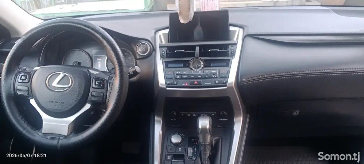 Lexus NX series 2015 · 2.0 AT