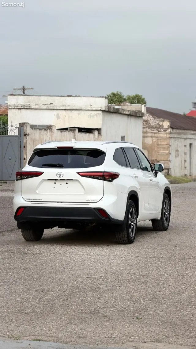 Toyota Highlander 2021 · 3.5 AT