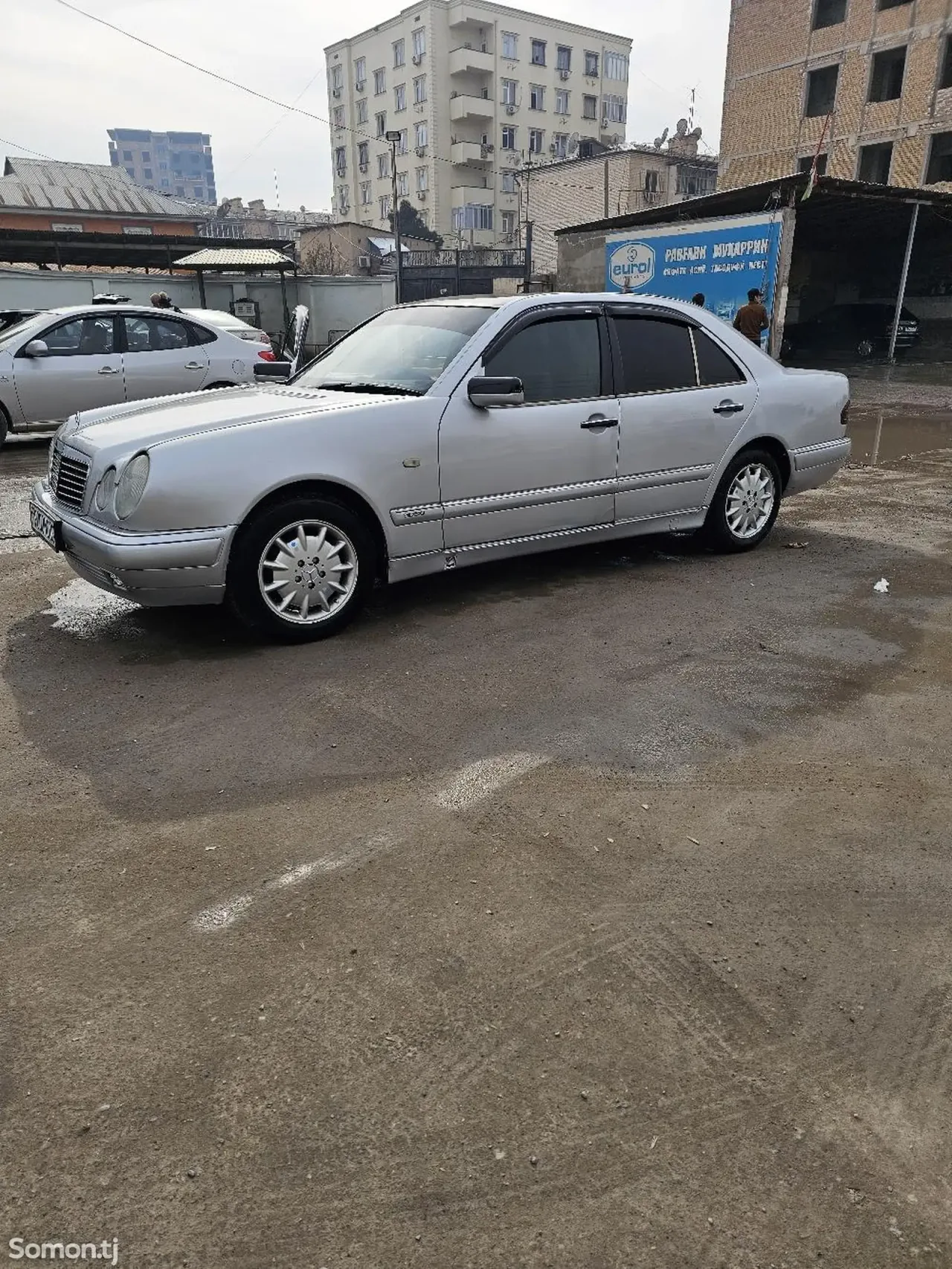 Mercedes-Benz E class 1999 · 2.0 MT