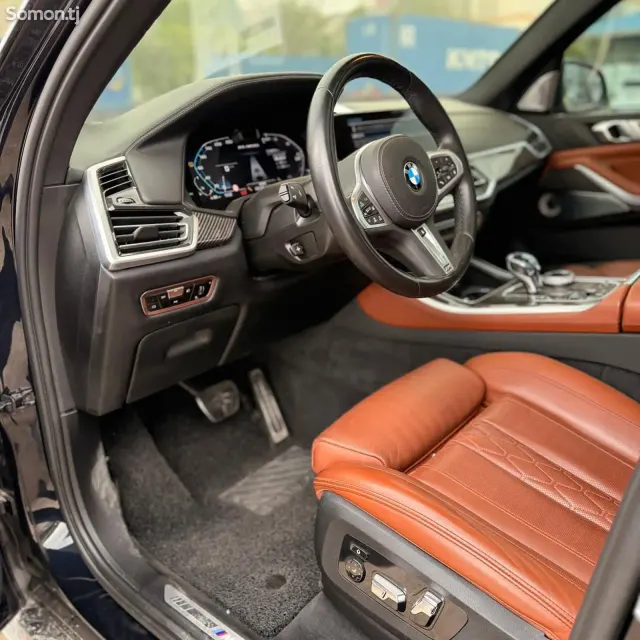 BMW X5 M 2022 · 4.4 AT