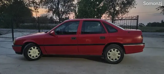 Opel Vectra A 1995 · 1.6 MT