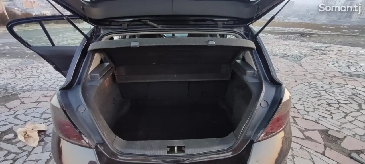 Opel Astra H 2009 · 1.8 AT