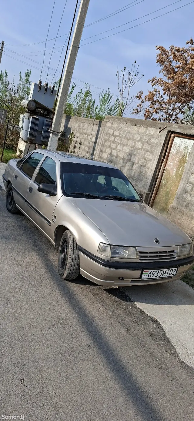 Opel Vectra A 1992 · 1.6 MT