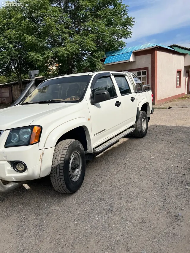Chevrolet Colorado 2009 · 2.4 MT