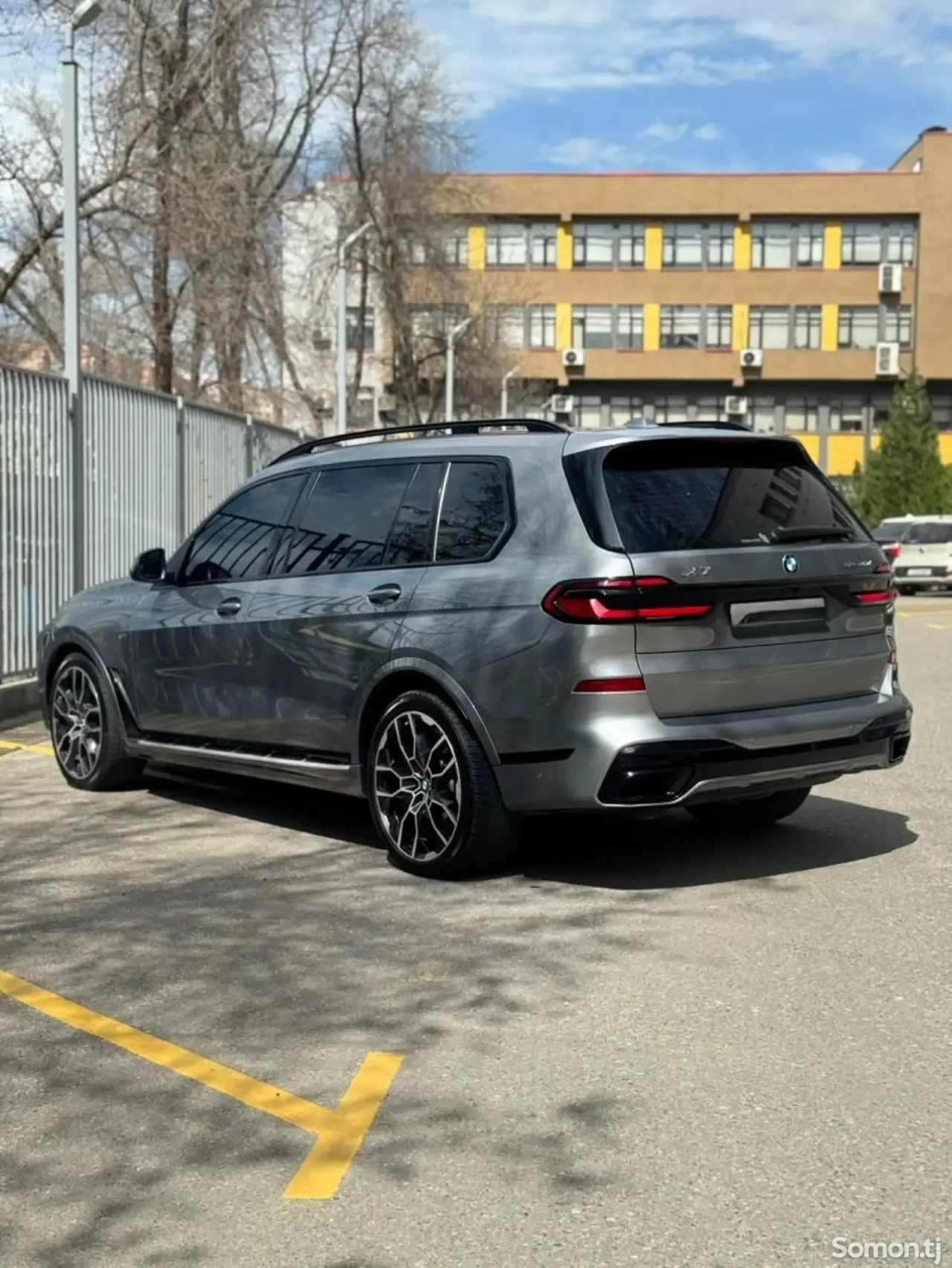 BMW X7 2023 · 4.0 CVT