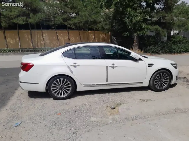 Kia K7 2015 · 2.4 AT