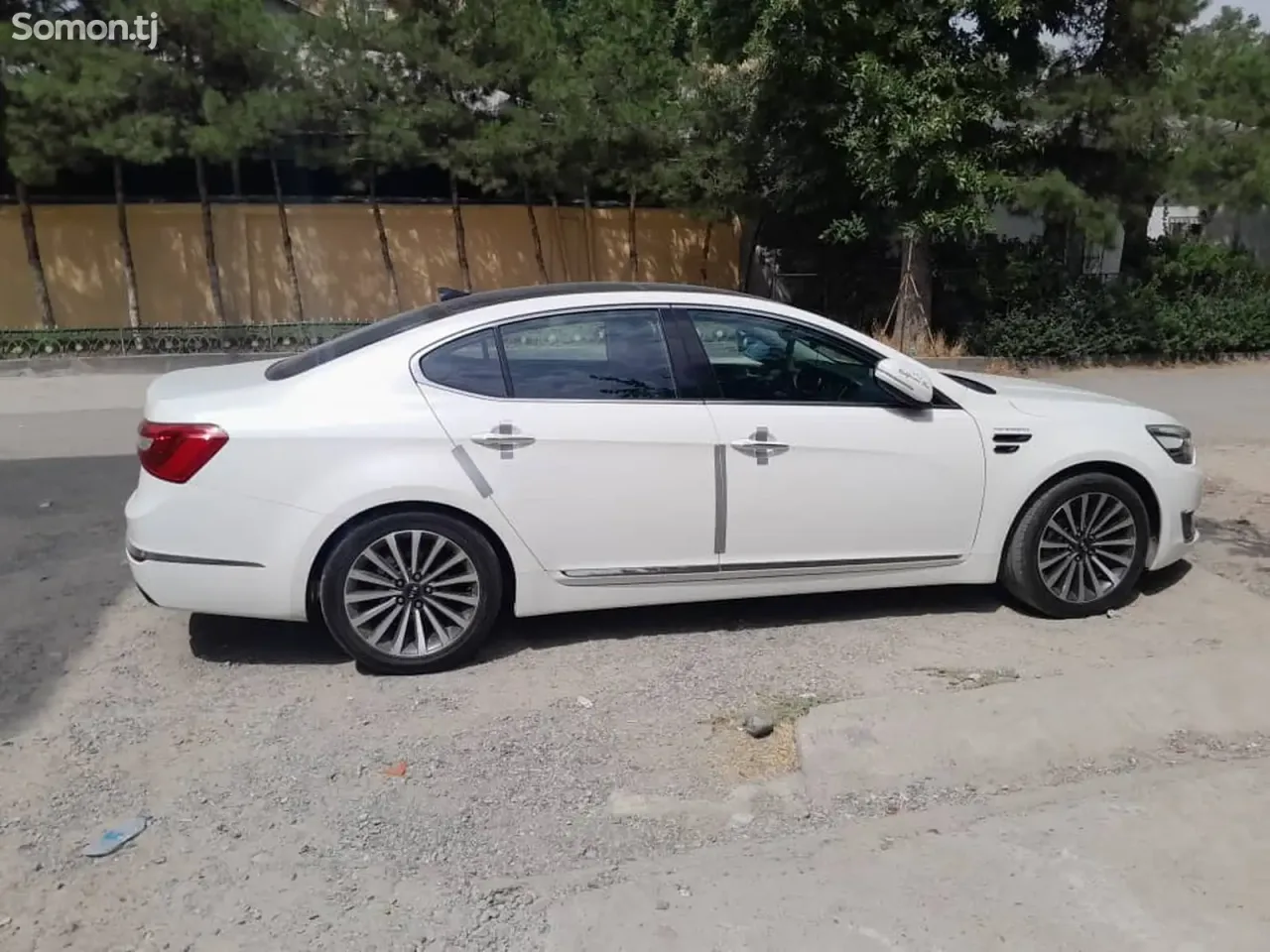 Kia K7 2015 · 2.4 AT