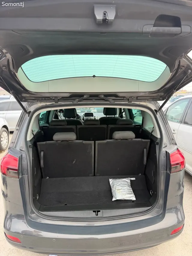 Opel Zafira 2014 · 1.6 MT