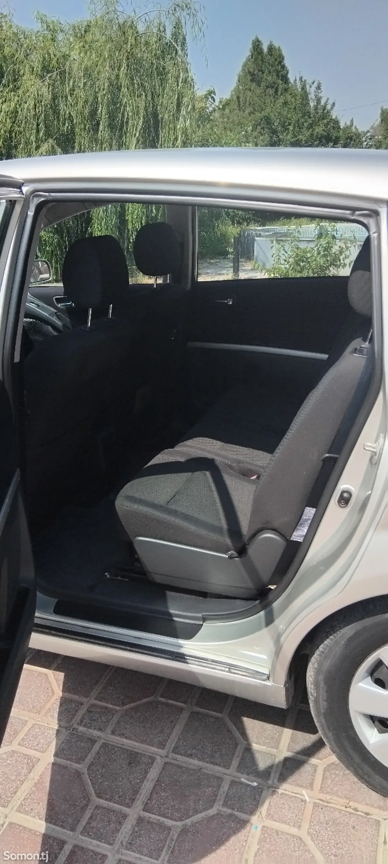 Toyota Verso 2006 · 2.2 MT