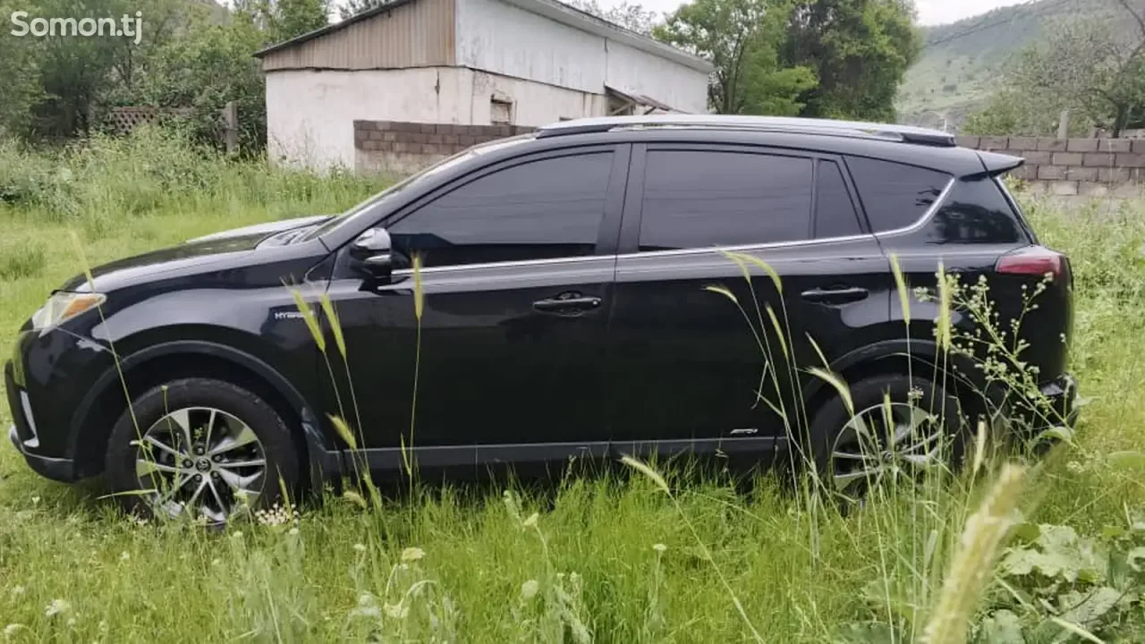 Toyota RAV 4 2016 · 2.5 AT