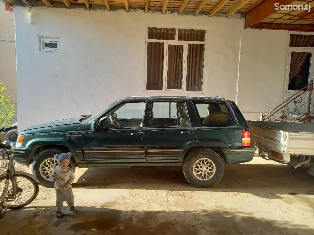 Jeep Grand Cherokee 1996 · 2.5 MT