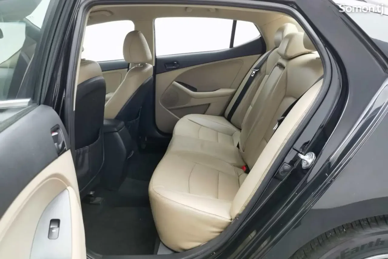 Kia K5 2016 · 1.8 AT