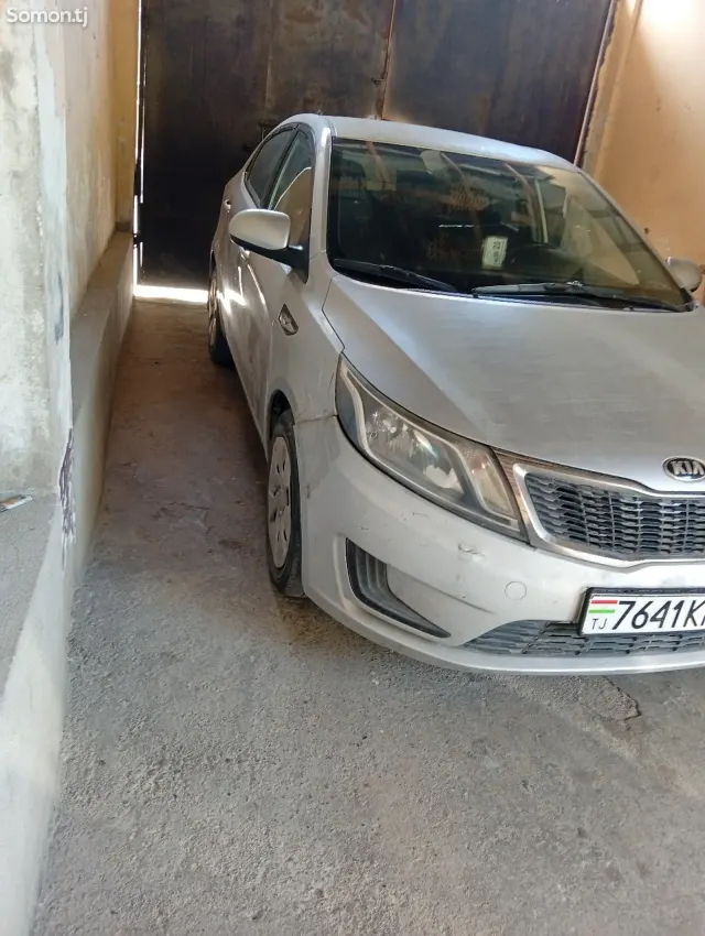 Kia Rio 2015 · 1.4 MT