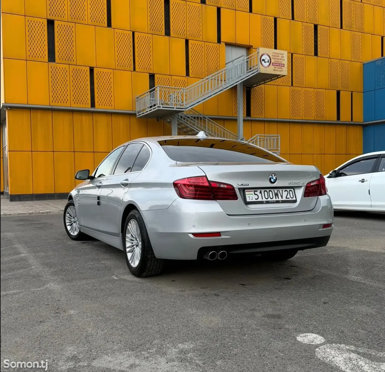 BMW 5 series 2015 · 2.0 AT