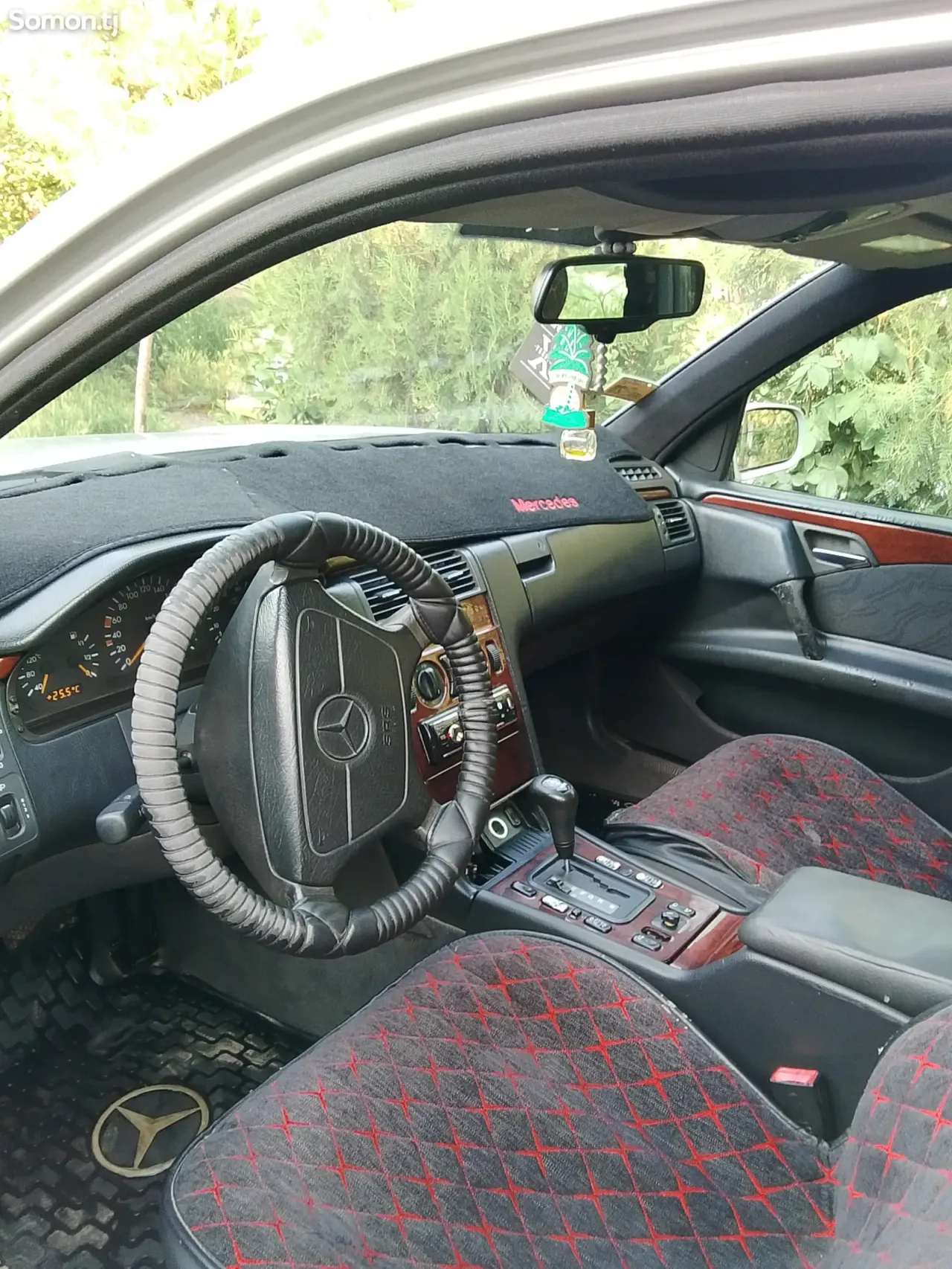 Mercedes-Benz E class 1995 · 2.0 AT