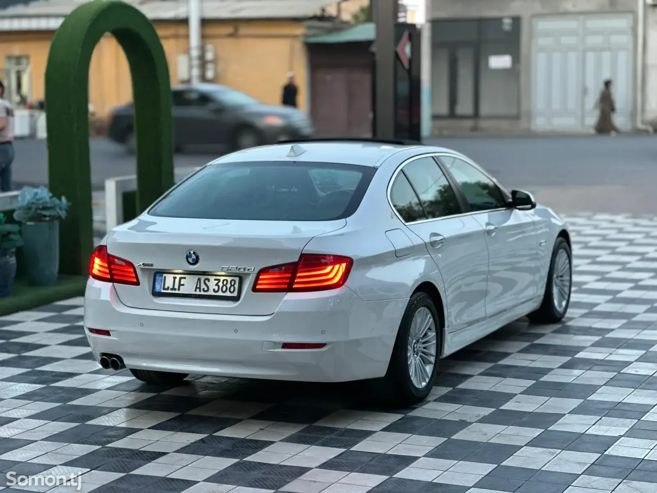 BMW 5 series 2014 · 2.0 AT