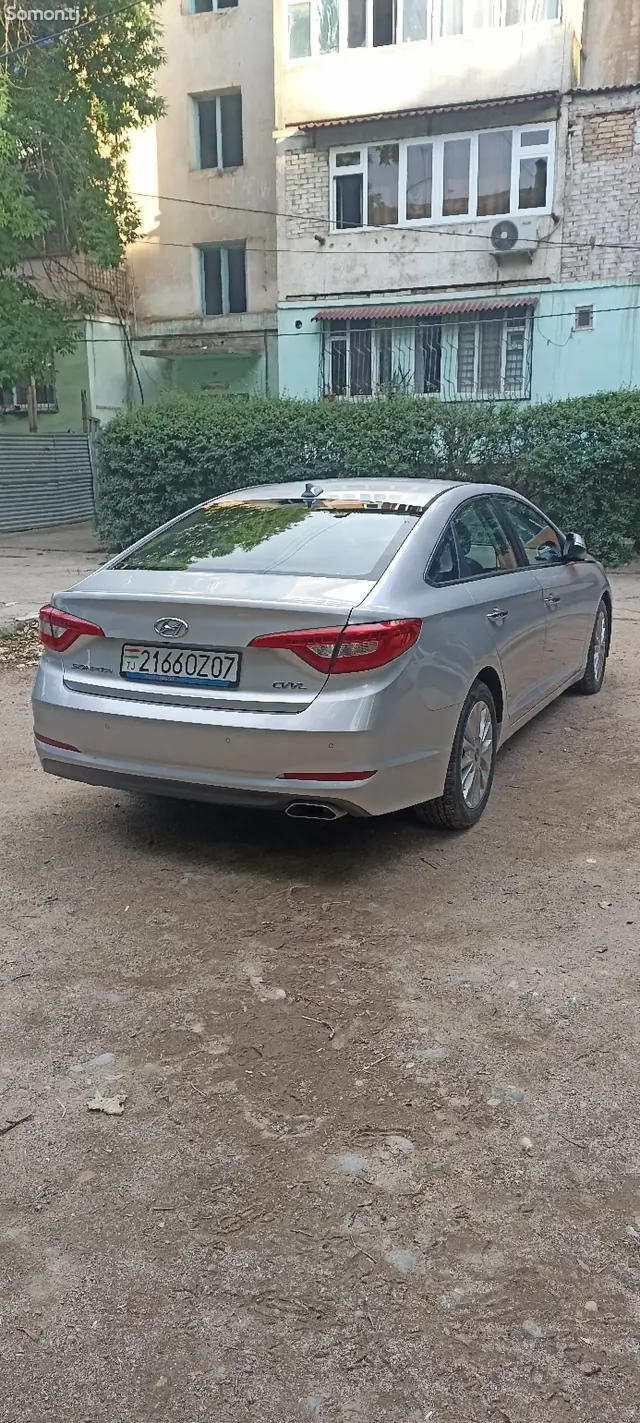 Hyundai Sonata 2015 · 2.0 AT