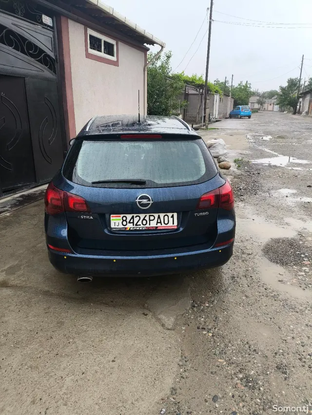 Opel Astra J 2012 · 1.4 MT