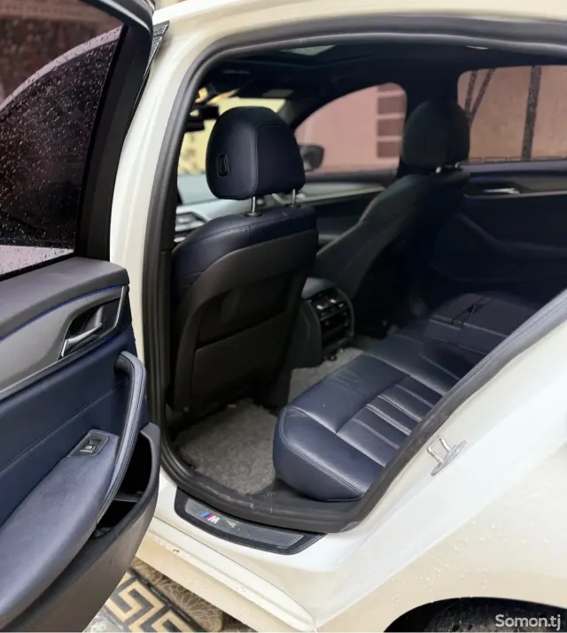 BMW 5 series 2017 · 2.0 AT