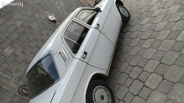 ГАЗ 2410 1990 · 2.0 MT