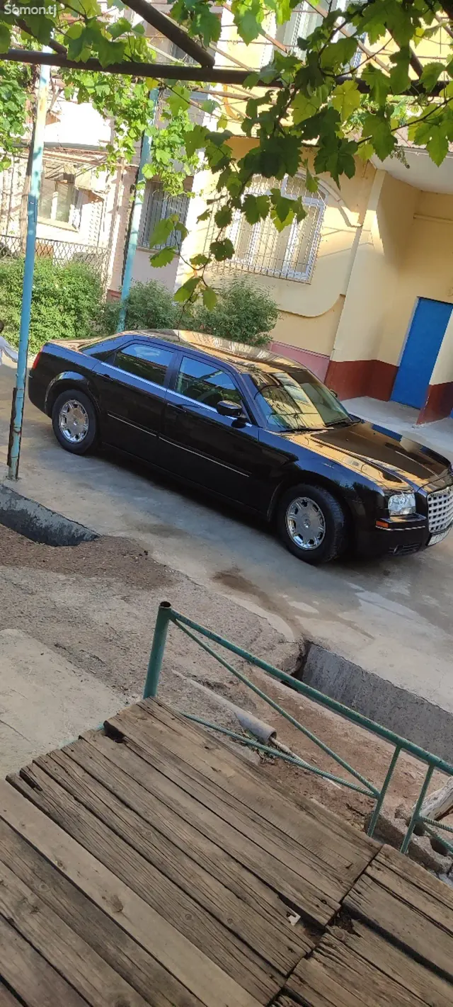 Chrysler 300C 2005 · 3.5 AT
