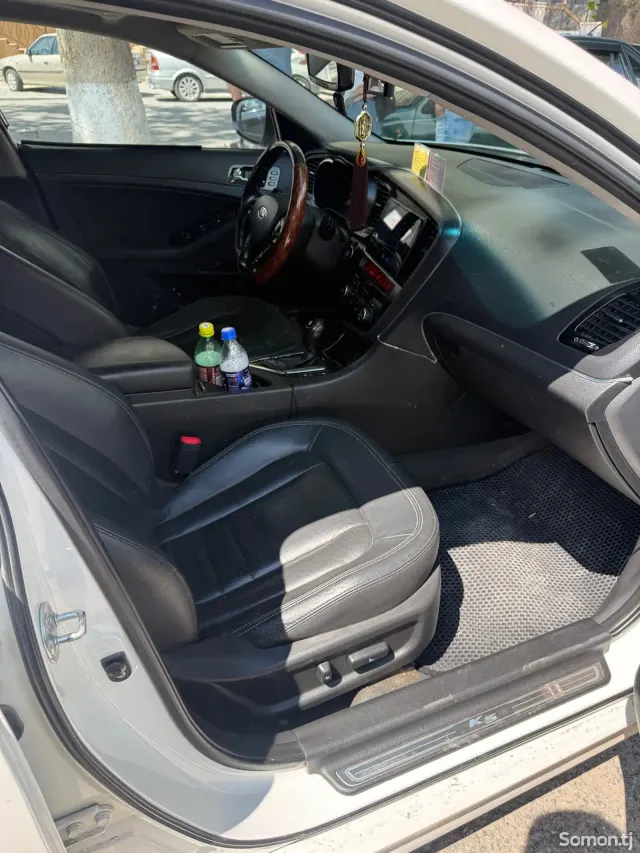 Kia K5 2026 · 2.0 AT