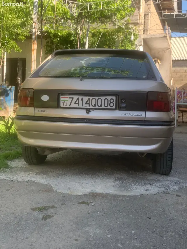 Opel Astra F 1997 · 1.6 MT