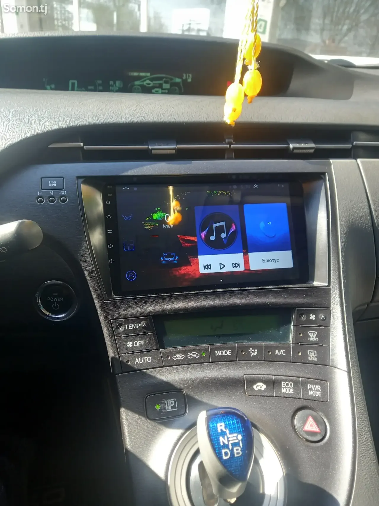 Toyota Prius 2010 · 1.8 AT