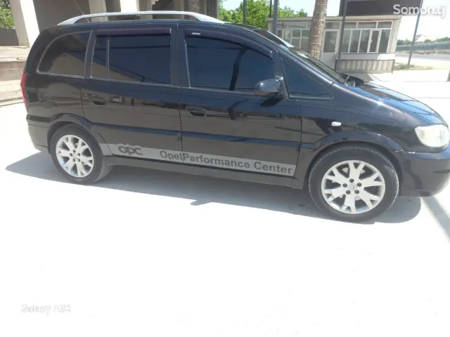 Opel Zafira 2002 · 1.8 MT