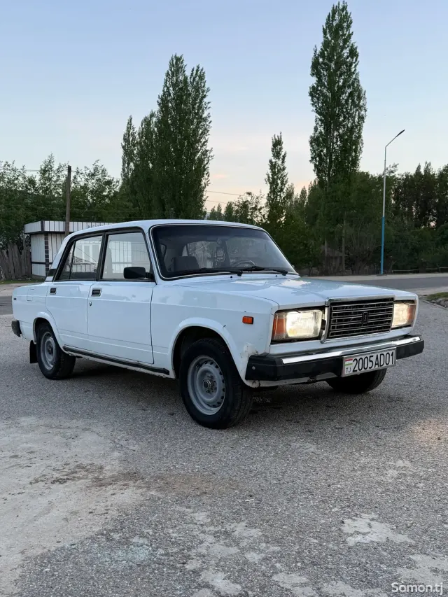 Lada (ВАЗ) 2107 2005 · 1.6 MT