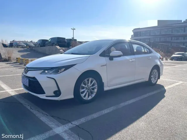 Toyota Camry 2016 · 2.0 AT