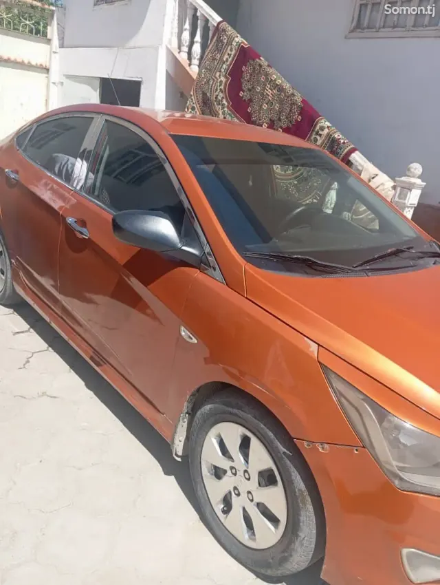 Hyundai Solaris 2015 · 1.6 AT