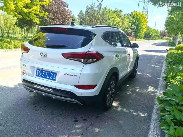 Hyundai Tucson 2016 · 1.6 AT