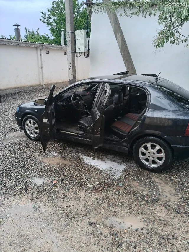 Opel Astra G 2000 · 1.6 AT