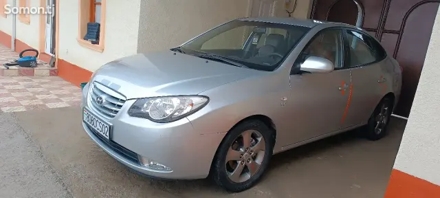 Hyundai Avante 2010 · 1.6 AT