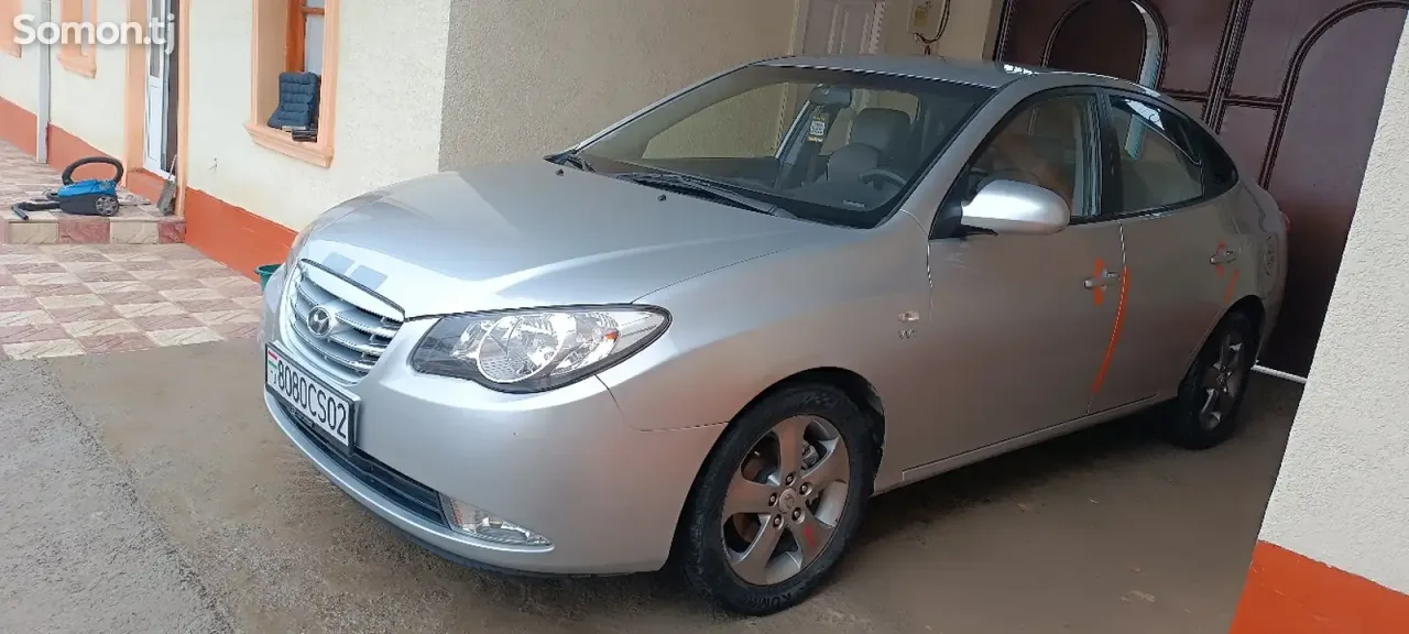 Hyundai Avante 2010 · 1.6 AT