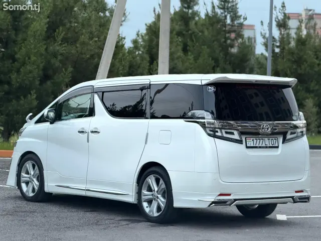 Toyota Vellfire 2016 · 2.5 AT