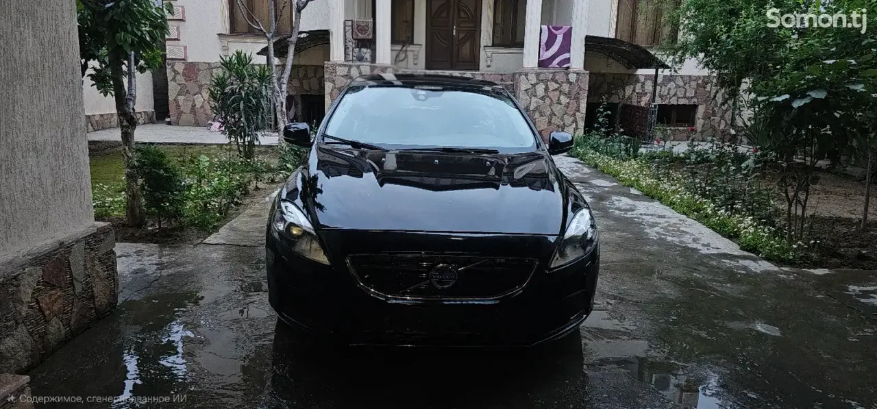 Volvo V40 2015 · 2.0 AT