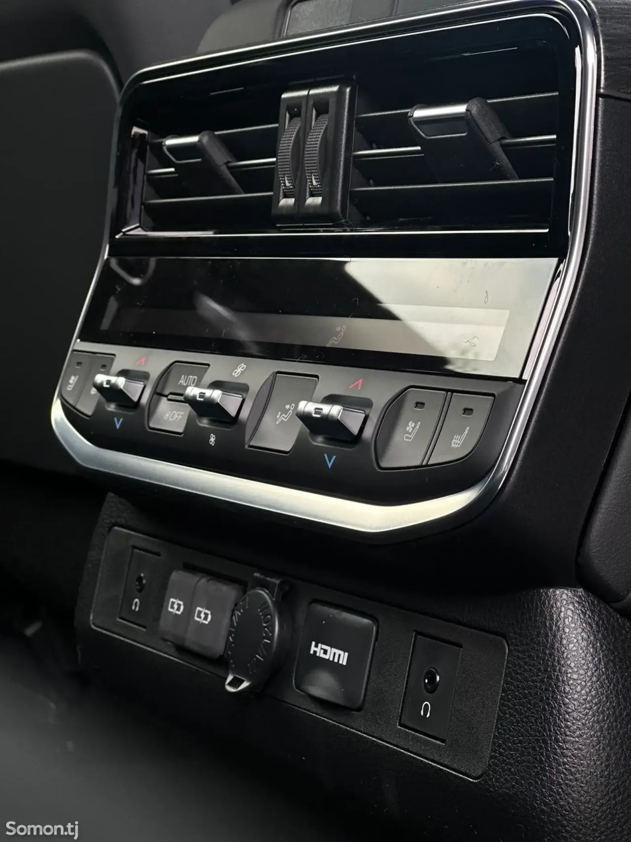 Toyota Land Cruiser 2025 · 3.5 AT