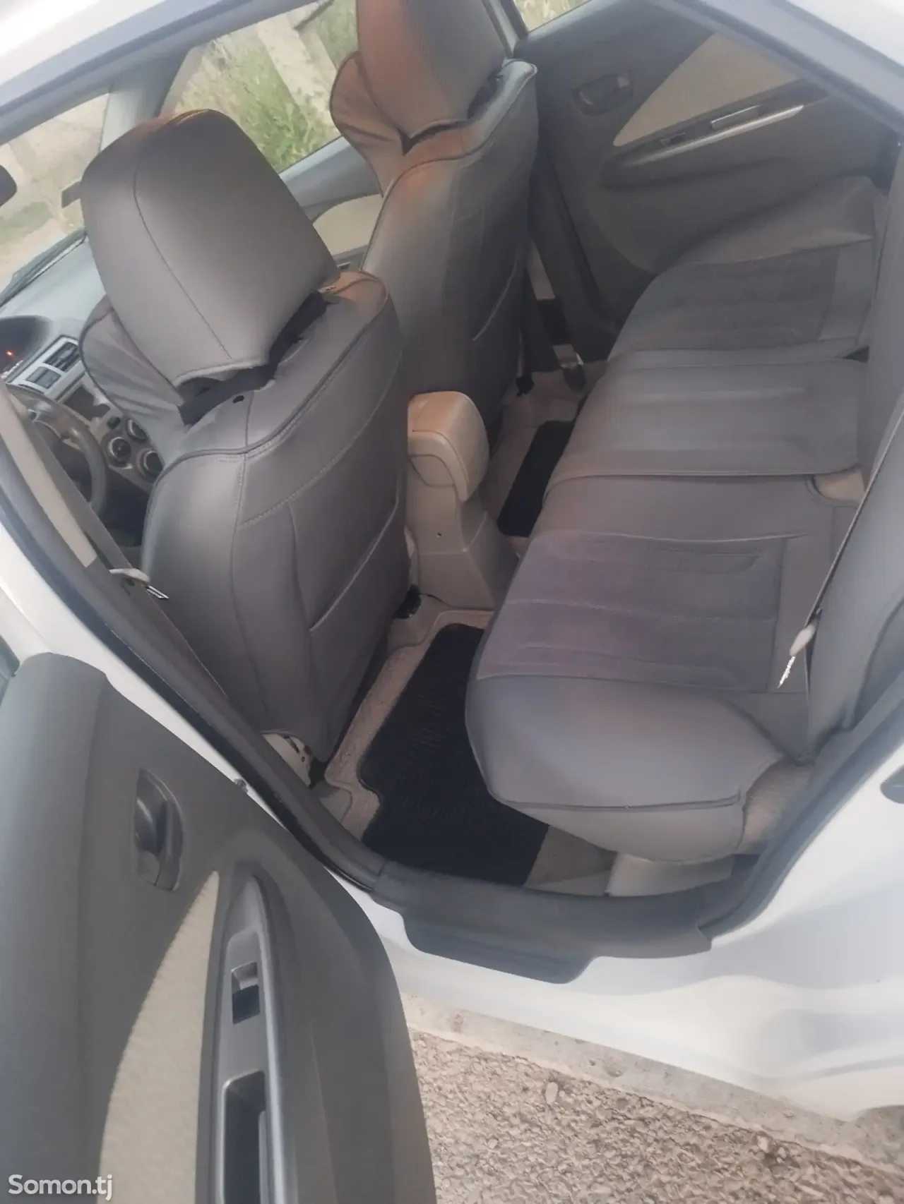 Toyota Belta 2011 · 1.3 AT