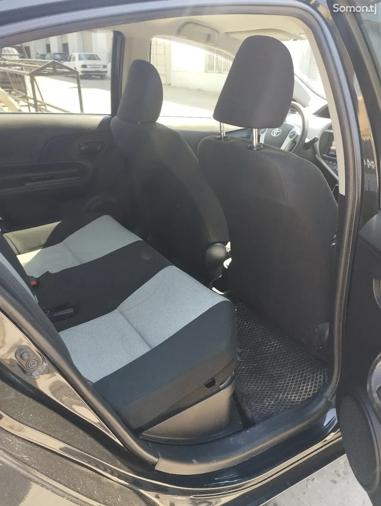 Toyota Aqua 2016 · 1.5 AT